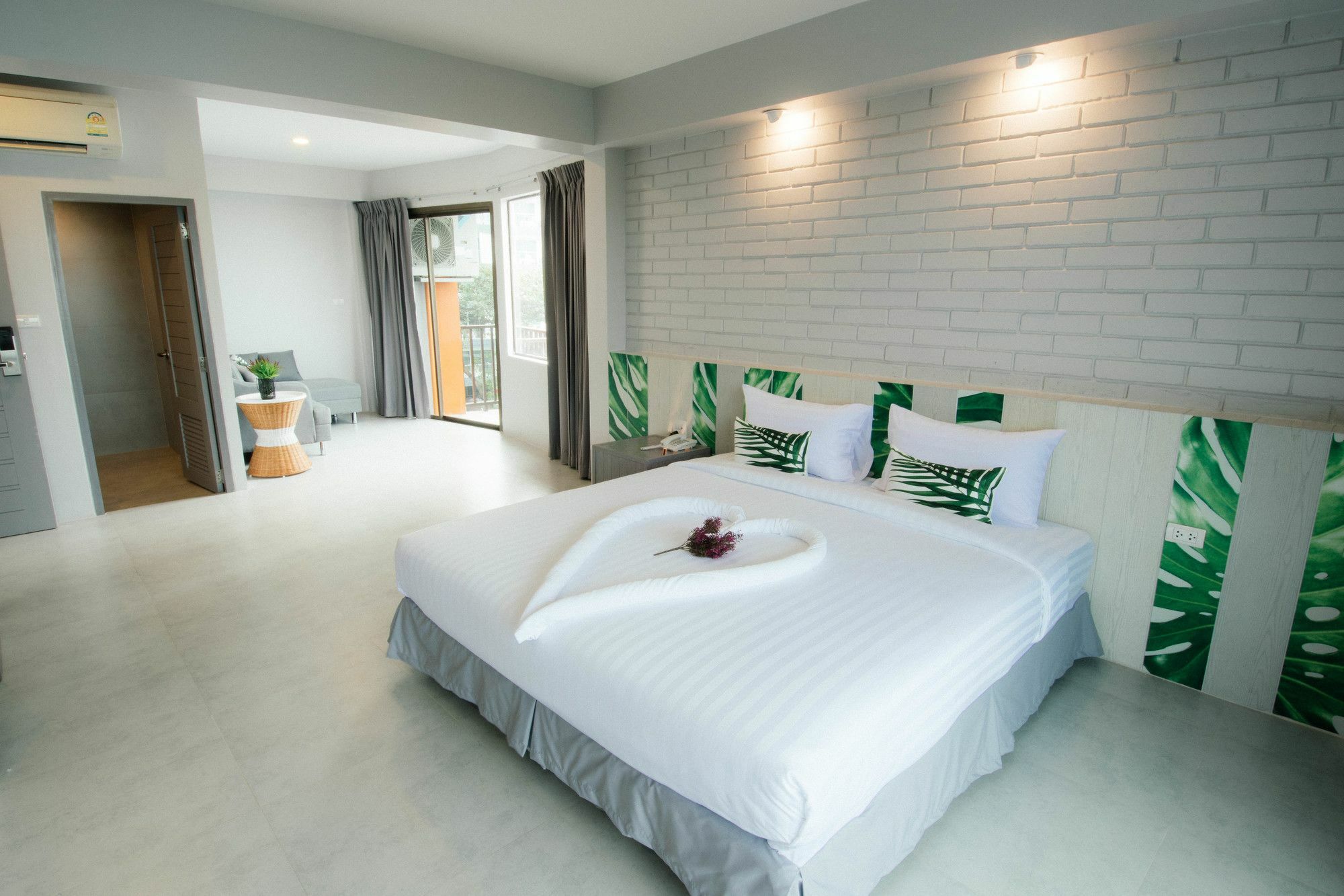 The Pat Hotel Csomtien-part Kültér fotó